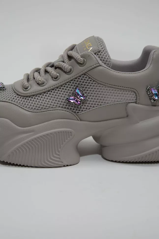 кросівки з перлами