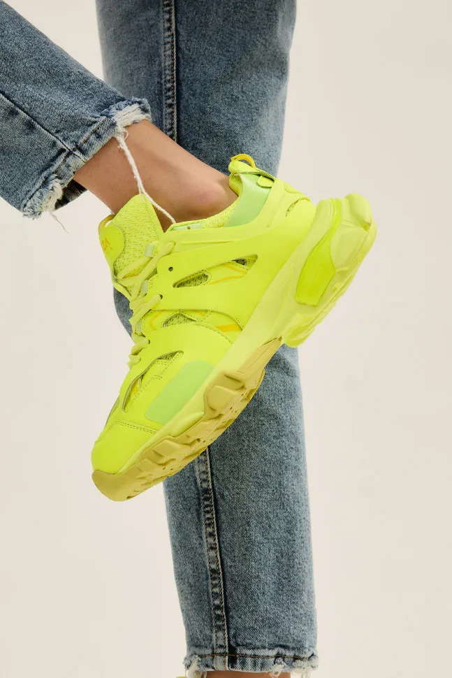 жіночі кросівки