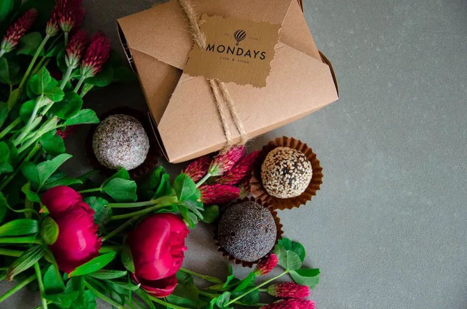 Mondays cafe&store