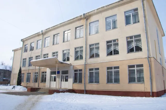 Івано-Франківська загальноосвітня школа І-ІІІ ступенів № 4 (ЗОШ №4) — фото 1