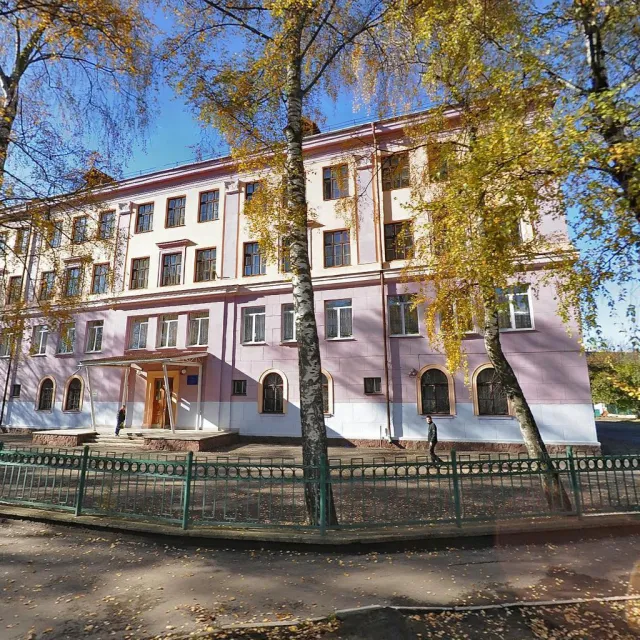 Івано-Франківська загальноосвітня школа І-ІІІ ступенів № 12 (ЗОШ №12) — фото 3