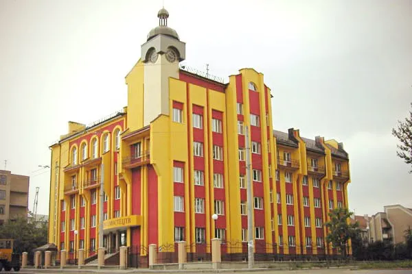 Інститут мистецтв Прикарпатського національного університету імені Василя Стефаника — фото 1