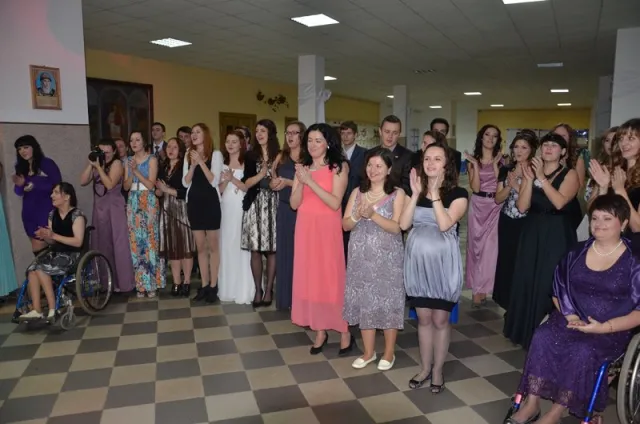 В Івано-Франківську відбувся бал для людей з обмеженими можливостями — фото 6
