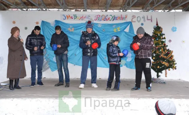 У мікрорайоні "Пасічна" відбулося дитяче свято "Новорічно-різдвяна феєрія" — фото 2