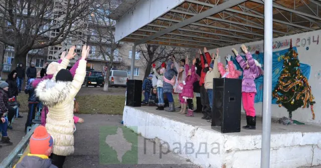 У мікрорайоні "Пасічна" відбулося дитяче свято "Новорічно-різдвяна феєрія" — фото 3
