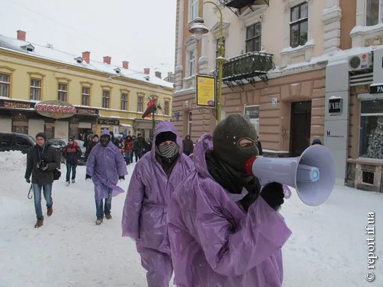 У Франківську регіоналам допомагають закривати бізнес (Фоторепортаж) — фото 1