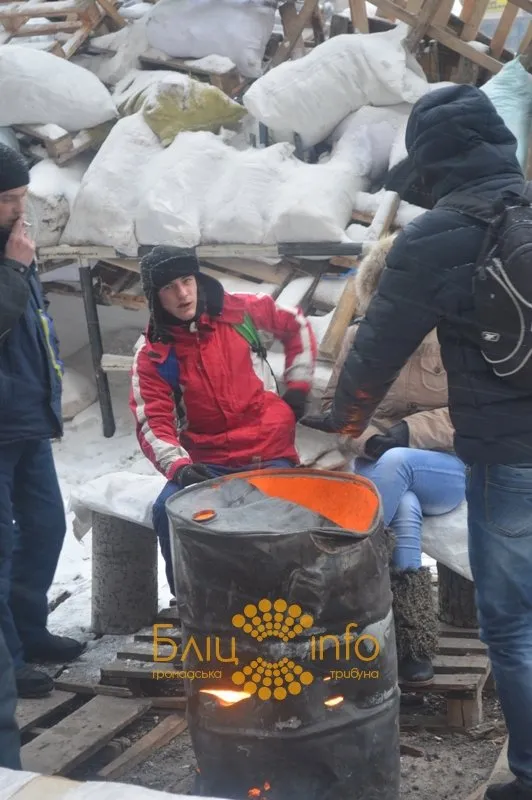 Ніч в Івано-Франківську на барикадах пройшла спокійно і в бойовій готовності — фото 4