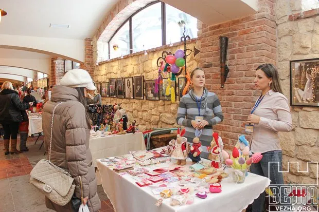 В Івано-Франківську відбувся ярмарок «Love is..» (Фоторепортаж) — фото 7