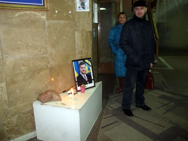 Як у Івано-Франківьку звільняли приміщення ОДА (Фоторепортаж) + (Відео) — фото 5