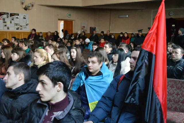 В Івано-франківську студенти захопили «Просвіту» (Фоторепортаж) — фото 5