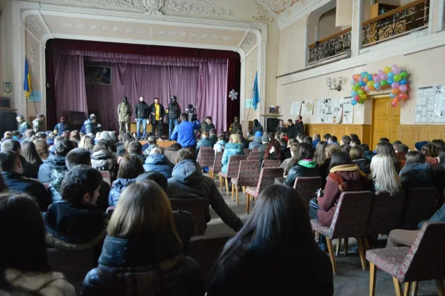 В Івано-франківську студенти захопили «Просвіту» (Фоторепортаж) — фото 6
