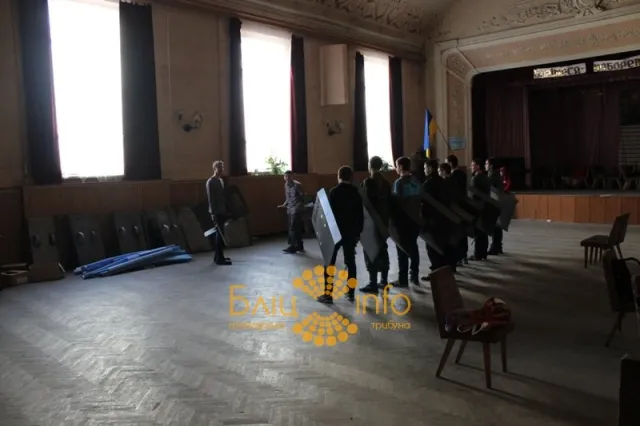 Франківські студенти в «Просвіті» продовжують створювати захисну амуніцію (Фоторепортаж) — фото 7