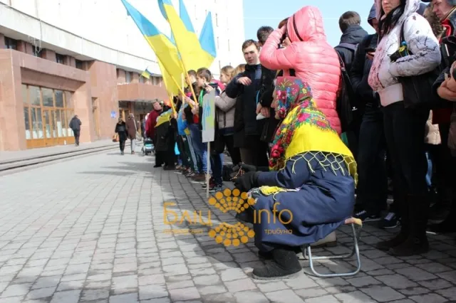 Іванофранківці вшанували пам'ять загиблих на майдані прикарпатців (Фоторепортаж) — фото 1