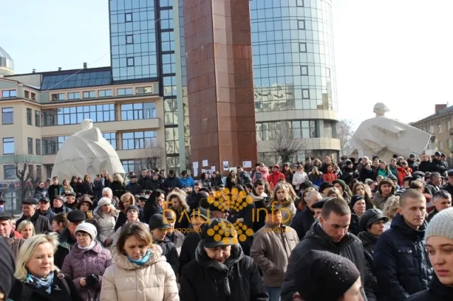 Іванофранківці вшанували пам'ять загиблих на майдані прикарпатців (Фоторепортаж) — фото 9
