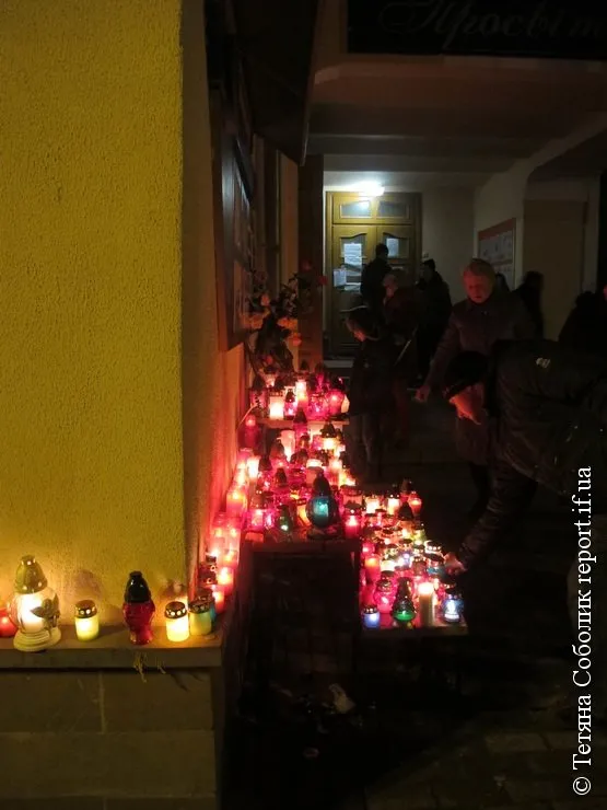 В Івано-Франківську відбулася панахида за Романом Гуриком (Фоторепортаж) — фото 6