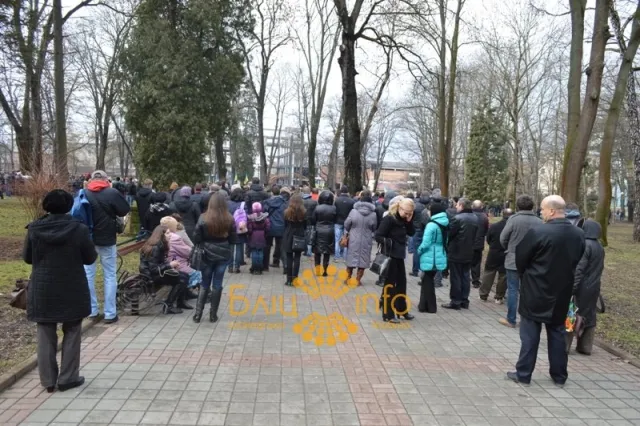 В Івано-Франківську відбувся похорон вбитого на майдані студента Романа Гурика (Фоторепортаж) — фото 2