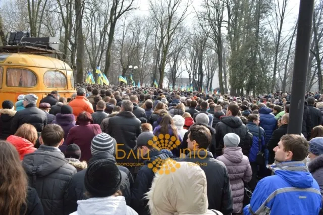 В Івано-Франківську відбувся похорон вбитого на майдані студента Романа Гурика (Фоторепортаж) — фото 6