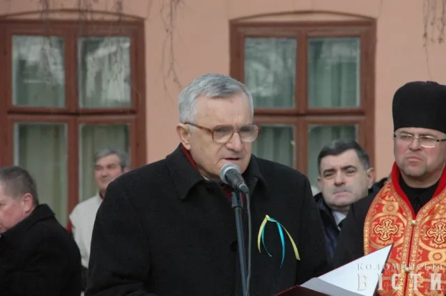 У Коломиї молодь провела віче-реквієм за загиблими на Майдані у Києві (Фоторепортаж) — фото 5