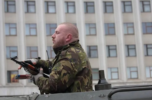 Іванофранківці створили «Залізну сотню». На вулиці з’явився БТР (Фоторепортаж) + (Відео) — фото 1