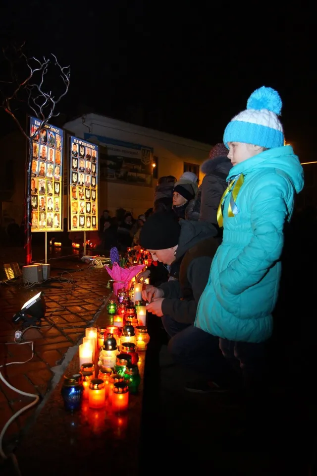 У місті Надвірна організувала Віче-реквієм: пам’яті «Небесної Сотні» (Фоторепортаж) — фото 1