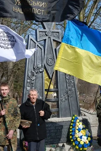 На прикарпатті встановили пам’ятник жертвам каральної акції (Фоторепортаж) — фото 1