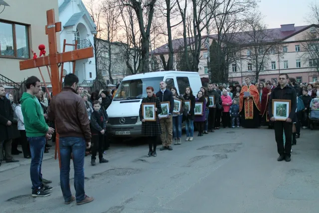 В центральному міському парку Івано-Франківська пройшла традиційна щорічна Хресна Дорога (Фоторепортаж) — фото 2