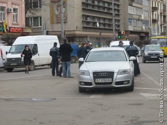 В Івано-Франківську провели акцію проти стихійного паркування (Фоторепортаж) + (Відео) — фото 1