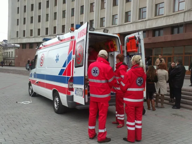 Польща подарувала Івано-Франківську реанімобіль, обладнаний найсучаснішим медичним устаткуванням (Фоторепортаж) — фото 5
