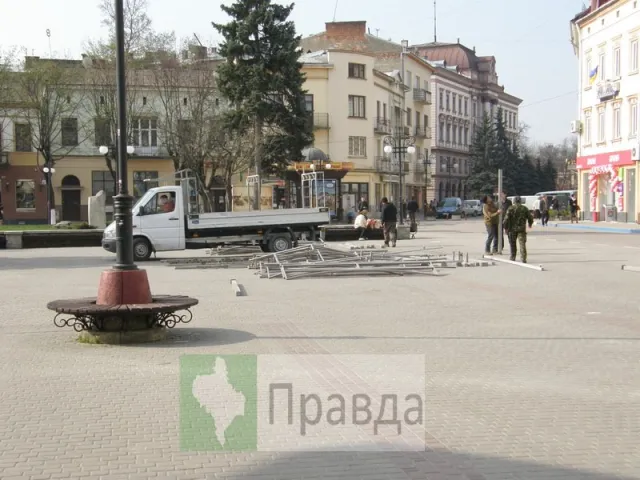 У Івано-Франківськ приїхали «літні майданчики» (Фоторепортаж) — фото 1