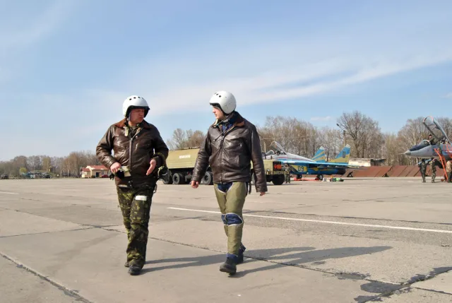 Військовослужбовці 114-ї Івано-Франківської бригади тактичної авіації провели чергову льотну зміну (Фоторепортаж) — фото 4
