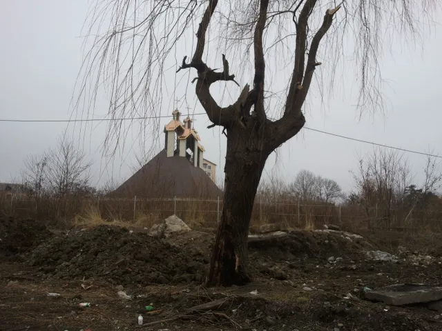 В Івано-Франківську будівельники повністю знищили природнє озерце (Фоторепортаж) — фото 1