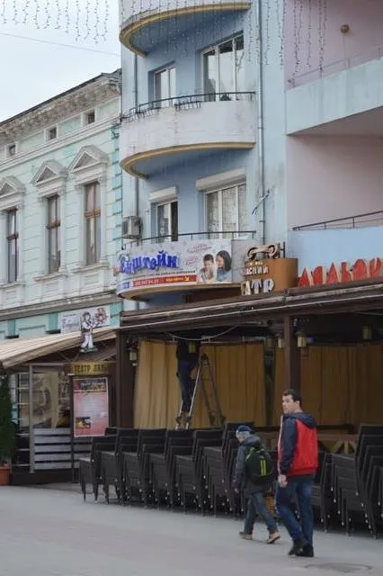 В Івано-Франківську з кожним днем з’являється все більша кількість літніх майданчиків (Фоторепортаж) — фото 1