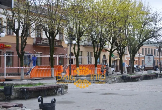 В Івано-Франківську понад 40 літніх майданчиків вже отримали дозволи на торгівлю (Фоторепортаж) — фото 7