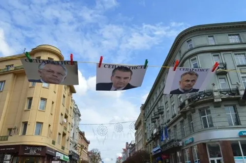 У центрі Івано-Франківська провели театралізовану акцію «Стоп-сепаратисти» (Фоторепортаж) — фото 2