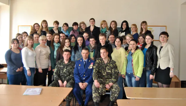 Студенти зустрілись із колишніми військовослужбовцями однієї з Севастопольських частин (Фоторепортаж) — фото 7