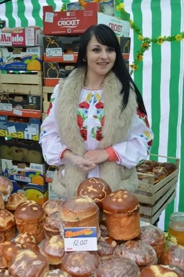На площі Ринок в Івано-Франківську розпочав роботу традиційний передвеликодній ярмарок (Фоторепортаж) — фото 4