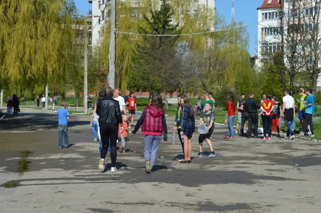 Обливаний понеділок в Івано-Франківську (Фоторепортаж) — фото 3