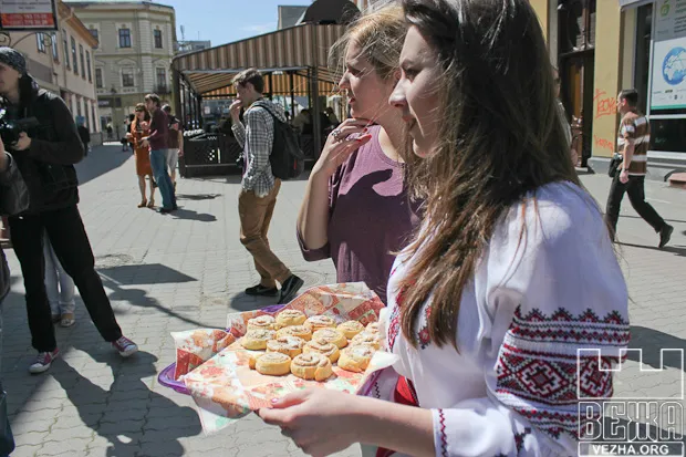 В Івано-Франківську відкрили анотаційну дошку Дарії Цвек (Фоторепортаж) — фото 7