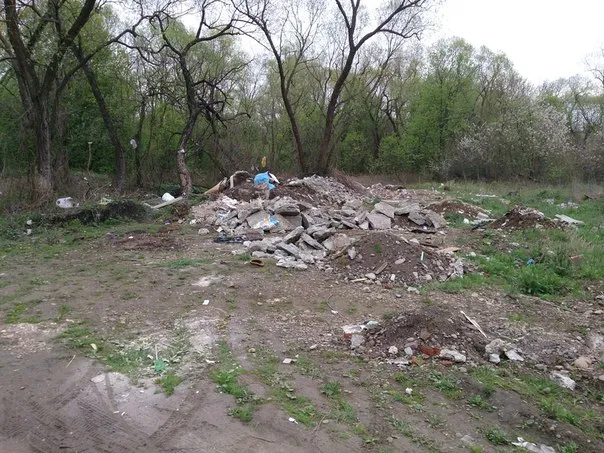 На березі Бистриці сміттєві полігони (Фоторепортаж) — фото 3