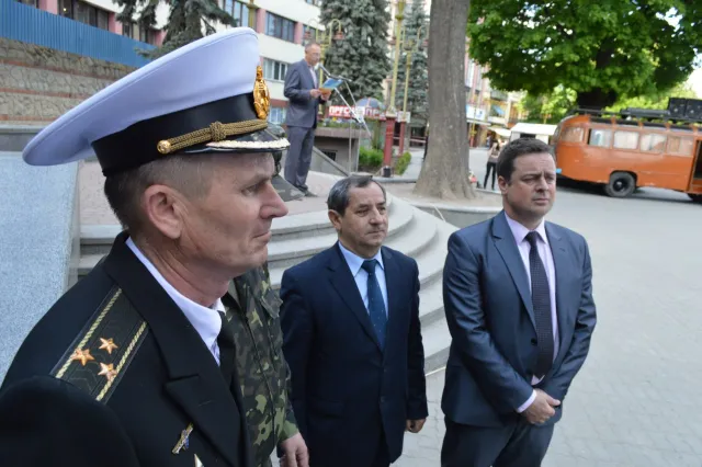 На Вічевому майдані підняти прапор українського Чорноморського флоту та національний стяг України (Фоторепортаж) + (Відео) — фото 5