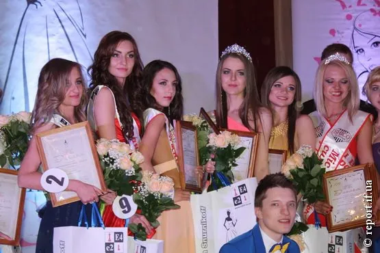 В Івано-Франківську відбувся конкурc краси «Міс ІФНТУНГ» (Фоторепортаж) + (Відео) — фото 9