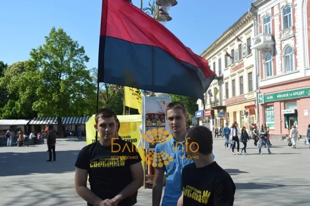 В Івано-Франківську пов’язали й поставили на коліна «олігарха» (Фоторепортаж) — фото 5