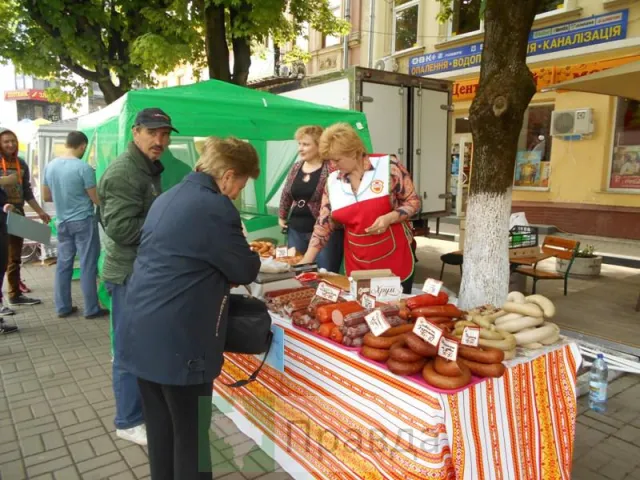В Івано-Франківську розпочалася акція «Купуємо івано-франківське – даємо роботу івано-франківцям» (Фоторепортаж) — фото 2