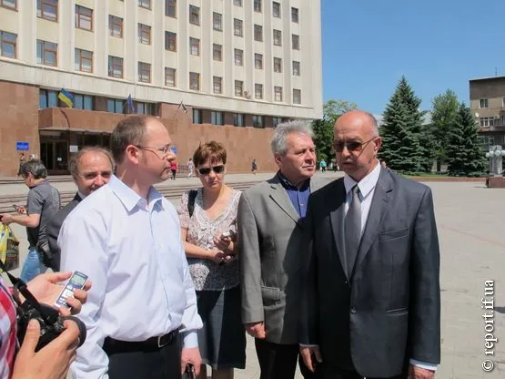 Під будівлею ОДА протестують проти тиску на завод (Фоторепортаж) — фото 7