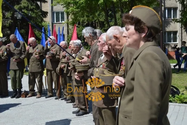 В Івано-Франківську відбулося віче з нагоди відзначення Дня Героїв (Фоторепортаж) — фото 2