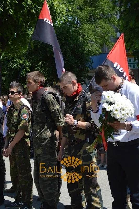 В Івано-Франківську відбулося віче з нагоди відзначення Дня Героїв (Фоторепортаж) — фото 3