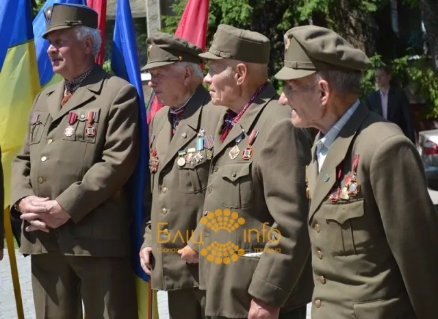 В Івано-Франківську відбулося віче з нагоди відзначення Дня Героїв (Фоторепортаж) — фото 9