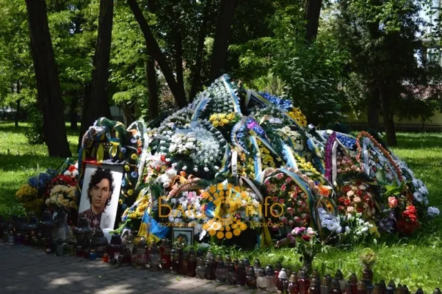 В Івано-Франківську пройшов марш у вишиванках (Фоторепортаж) — фото 6