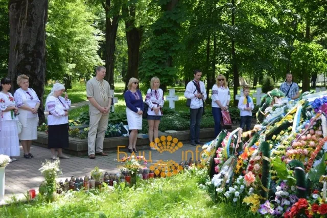 В Івано-Франківську пройшов марш у вишиванках (Фоторепортаж) — фото 7