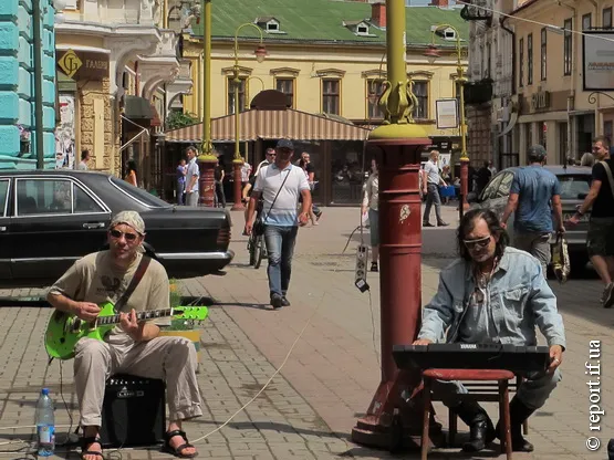 В Івано-Франківську провели акцію «Вибирай і добирай років» (Фоторепортаж) — фото 3